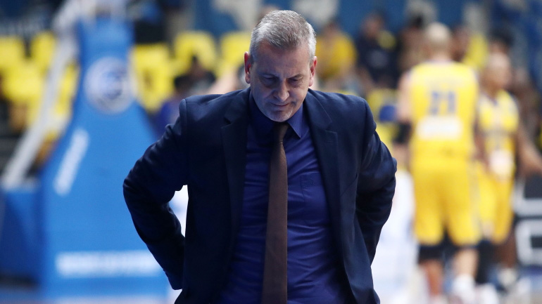 Το Περιστέρι δείχνει την πόρτα της εξόδου στον Ηλία Ζούρο