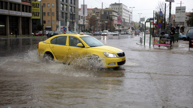Αποκαταστάθηκε η κυκλοφορία στην Οδό Πειραιώς – Κλειστή η Χαμοστέρνας