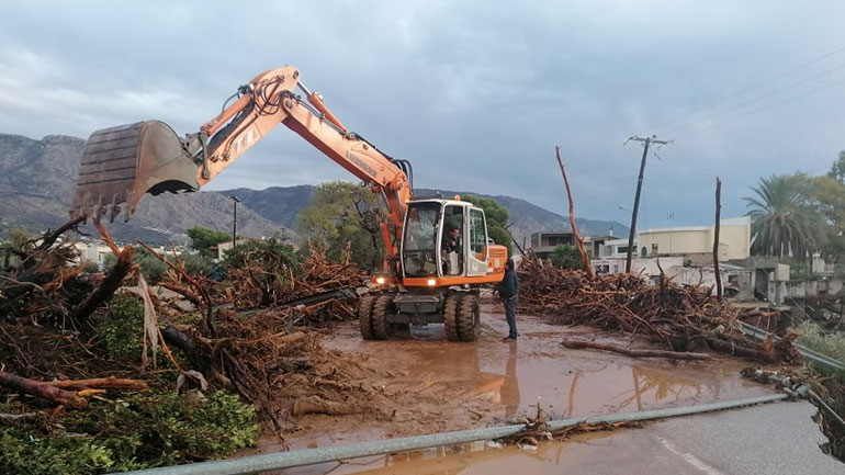 Τουλάχιστον 30 μηχανήματα για τη διάνοιξη δρόμων σε Κινέτα και Μέγαρα
