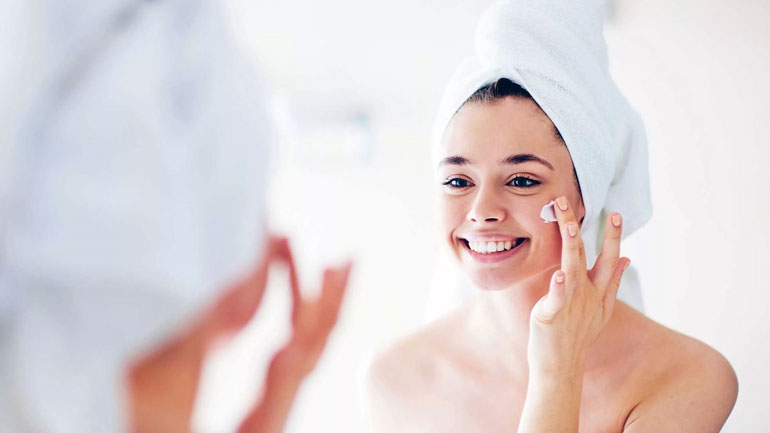 Να γιατί δεν πρέπει να βάζετε οδοντόκρεμα στα σπυράκια