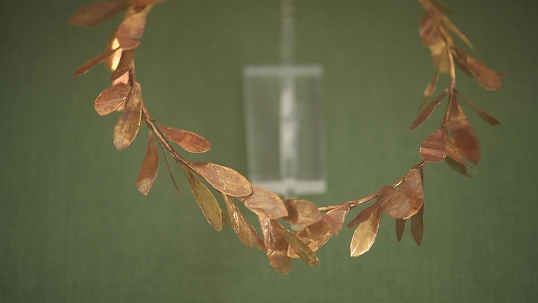 Χρυσό στεφάνι από την ελληνιστική νεκρόπολη της Αμφιπόλεως.