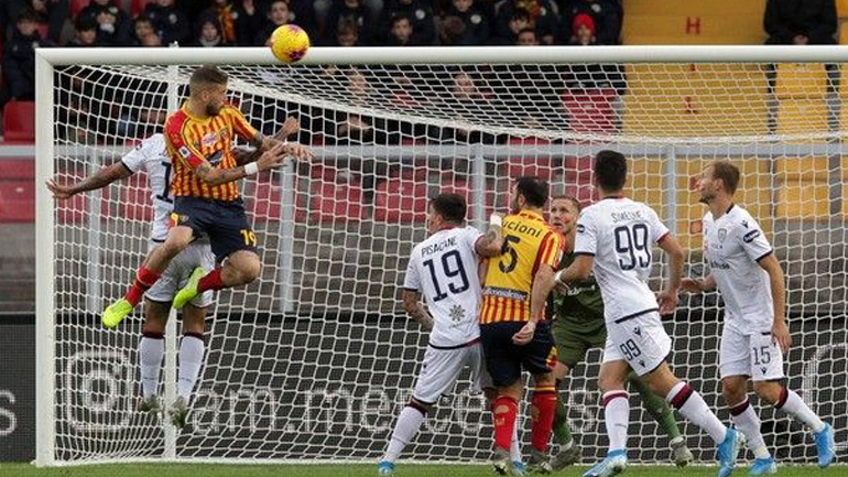 Ιταλία: «Χ»ορταστική ισοπαλία στο Λέτσε-Κάλιαρι