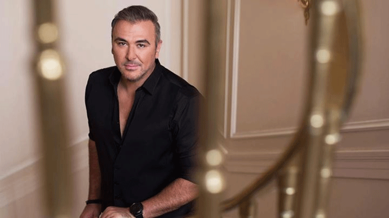 Ο Αντώνης Ρέμος βραβεύτηκε από το Karic Foundation για την προσφορά του στη μουσική