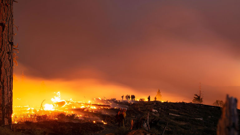 Πυρκαγιά απειλεί σπίτια στη Σάντα Μπάρμπαρα των ΗΠΑ