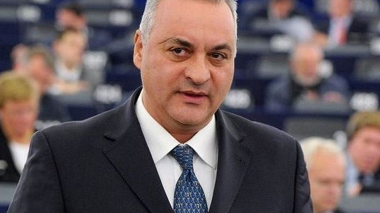 Κεφαλογιάννης: «Συλλυπητήρια και συμπαράσταση στον αλβανικό λαό»