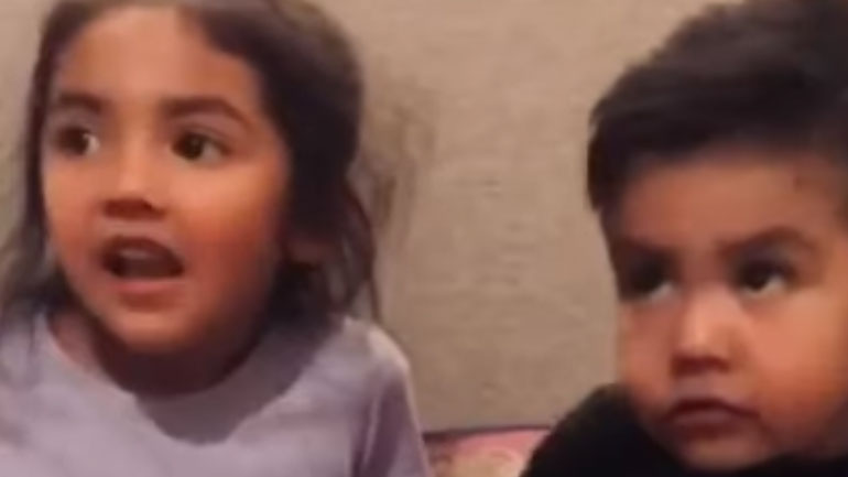 Παιδιά μαθαίνουν πως θα αποκτήσουν δίδυμα αδέλφια και η αντίδρασή τους είναι… μοναδική