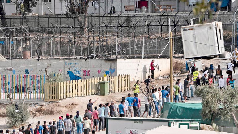 Αντιδρούν στη δημιουργία κλειστών κέντρων κράτησης μεταναστών στη Λέσβο