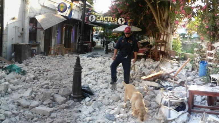 Η Ελλάδα διαθέτει κλιμάκιο της ΕΜΑΚ για τις επιχειρήσεις διάσωσης στην Αλβανία