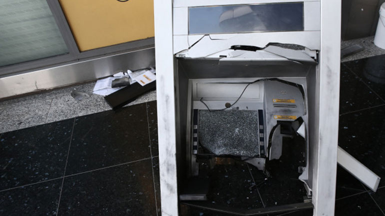 Εμπρηστική επίθεση σε ΑΤΜ τα ξημερώματα στου Γκύζη