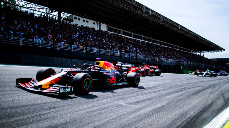 Με κινητήρες Honda θα τρέχει έως το 2021 η Red Bull