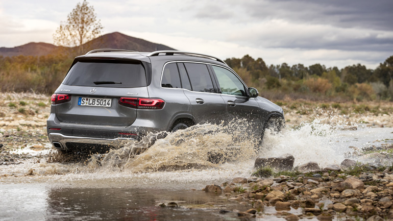 Μεγάλη απόσταση από το έδαφος, τετρακίνηση και ηλεκτρονικά συστήματα. Το τρίπτυχο της επιτυχίας 