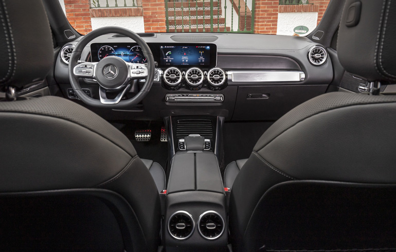 Πολυτελές, απόλυτα πρακτικό και εργονομικό το σαλόνι