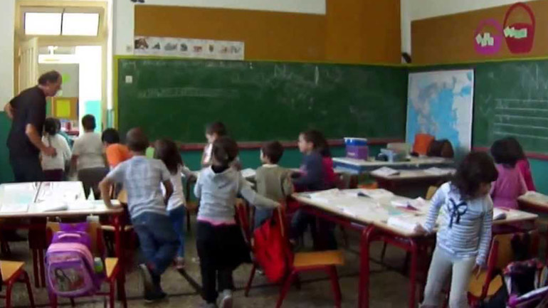 Έξω από τις τάξεις τους οι μαθητές του Ηρακλείου λόγω του σεισμού