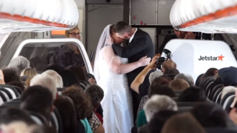 Γάμος στα 34.000 πόδια