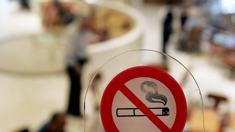 Πρώτος μήνας αντικαπνιστικού νόμου: Πόσα πρόστιμα κόπηκαν – Πόσες κλήσεις έγιναν