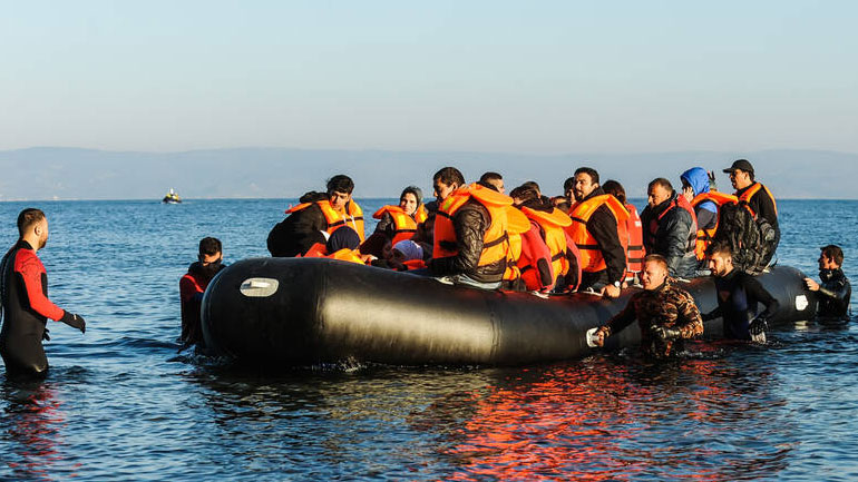 Περισσότεροι από 400 μετανάστες-πρόσφυγες έφτασαν στις ελληνικές ακτές το τελευταίο 24ωρο