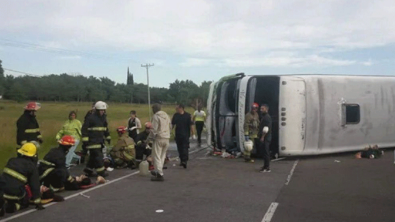 Δύο μαθητές σκοτώθηκαν σε τροχαίο με σχολικό λεωφορείο στην Αργεντινή