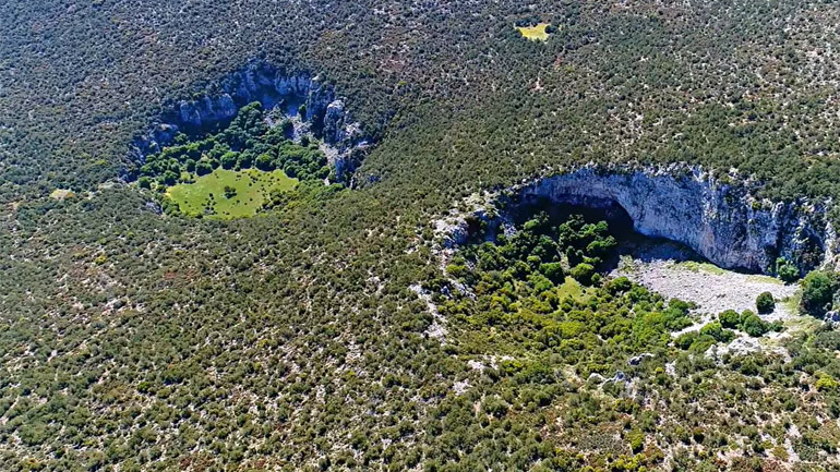 Οι μυστηριώδεις γιγάντιοι κρατήρες της Αργολίδας από ψηλά