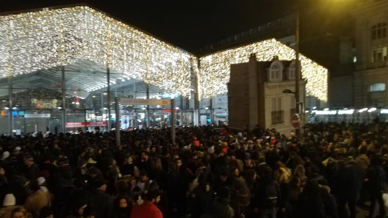 Εκκενώθηκε σταθμός λόγω ύποπτης τσάντας στο Παρίσι