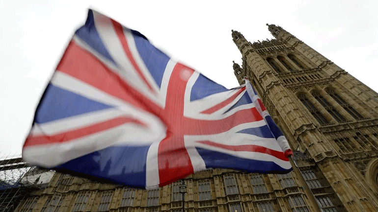 Βρετανία: Μειώθηκε το προβάδισμα των Συντηρητικών σε νέα δημοσκόπηση