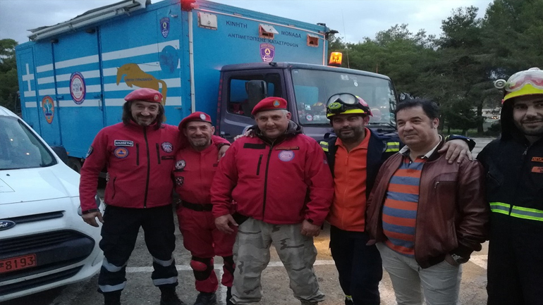 «Ελλάδα ευχαριστώ μας φώναζαν στην Αλβανία»: Συγκλονιστική περιγραφή Έλληνα διασώστη