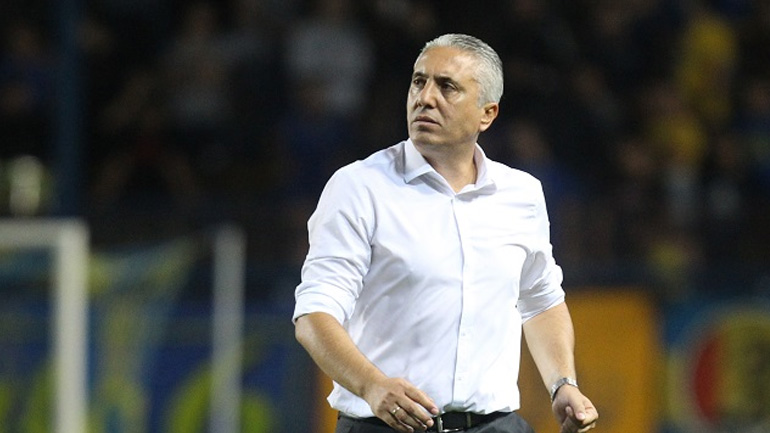 Κωστένογλου: «Ακολουθώ τον δρόμο της σιωπής»