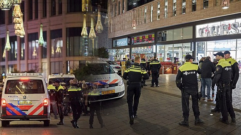 Επίθεση με μαχαίρι στη Χάγη – Τουλάχιστον τρεις τραυματίες