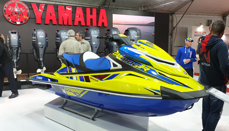 Το MY2020 του Yamaha GP1800R σε χρώματα που σίγουρα δεν θα το κάνουν να περνά απαρατήρητο...