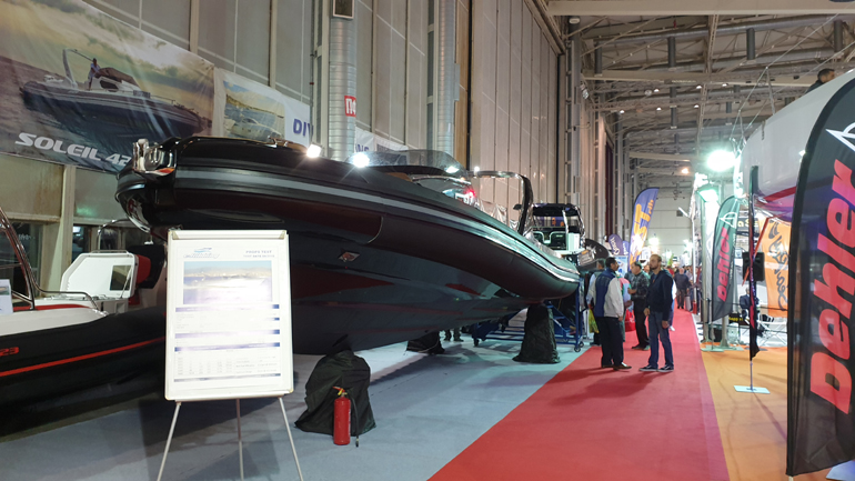 Στην έκθεση θα δείτε και μεγάλα φουσκωτά σκάφη...