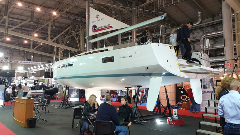 Στο Ναυτικό Σαλόνι υπάρχουν και ιστιοπλοϊκά σκάφη