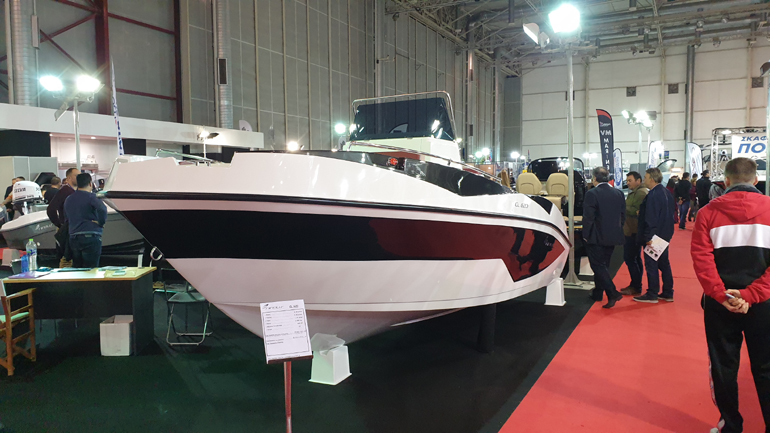 Το CL 620 της Nireus έχει μήκος 6,20 μέτρα, μπορεί να φιλοξενήσει 12 άτομα, έχει βάρος 1.000 κιλά και μπορεί να φορέσει κινητήρα έως 200 ίππους. Η τιμή του αγγίζει τα 18.000+ΦΠΑ