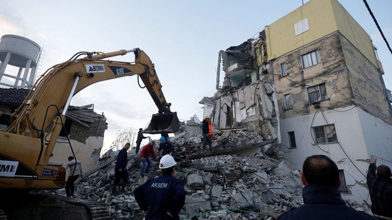 Αλβανία: Θα στεγαστούν άμεσα σε καινούργια σπίτια οι οικογένειες των θυμάτων από τον σεισμό