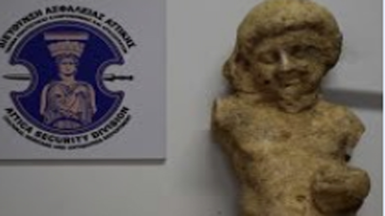 Ελεύθερος με περιοριστικούς όρους ο 34χρονος με το αγαλματίδιο στο Κορυφάσιο