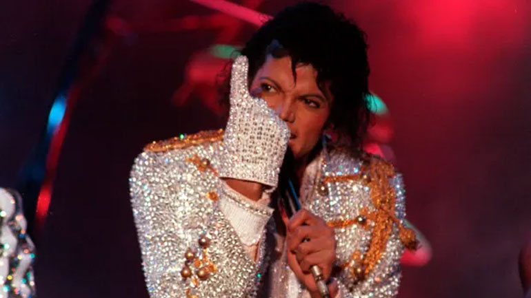 Ο Τζόνι Ντεπ στην παραγωγή μιούζικαλ για τη ζωή του Μάικλ Τζάκσον