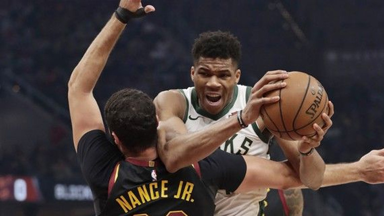 ΝΒΑ: Νέο double double από τον Αντετοκούνμπο στη νίκη των Μπακς επί των Καβαλίερς