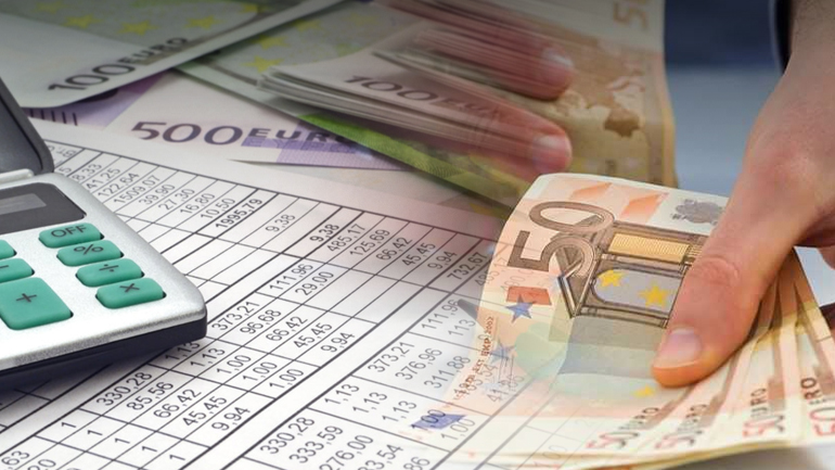 Λεφτά στην τσέπη μισθωτών και συνταξιούχων