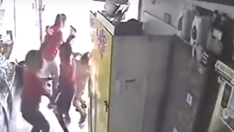 Βραζιλία: Ομάδα παιδιών εισβάλει σε κατάστημα για να κλέψει