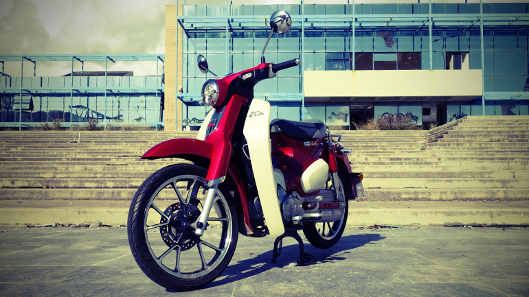 Honda Super Cub C125: Ο ορισμός του “παπιού”