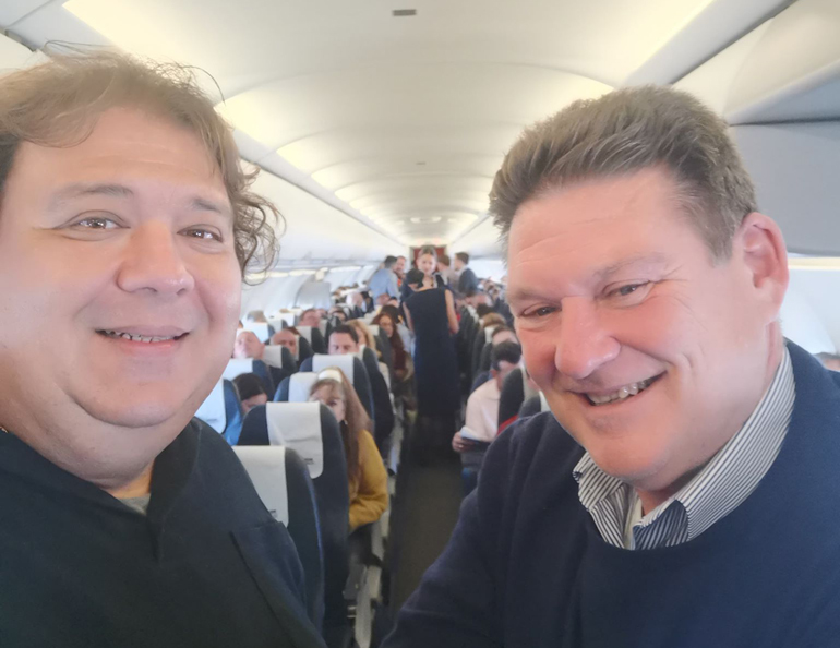 Ο Μιχαήλ Κορτέσης (δεξιά) με τον Πάρι Ποντίκα