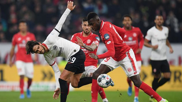 Βαθιά ανάσα για την Μάιντς, 2-1 την Άιντραχτ