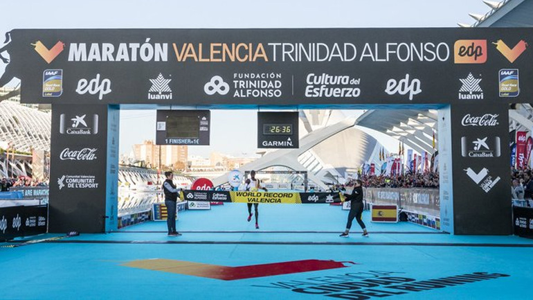 Μαραθώνιος: Αλάιου και Ντερέγιε πρώτευσαν στη Βαλένθια με εξαιρετικούς χρόνους