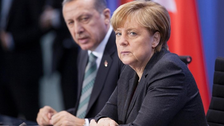 Ουδέν σχόλιον από το Βερολίνο για τη συμφωνία Τουρκίας – Λιβύης