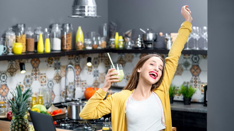 Detox tips: Πώς θα κάνετε αποτοξίνωση πριν από τα γιορτινά τραπέζια Detox tips: Πώς θα κάνετε αποτοξίνωση πριν από τα γιορτινά τραπέζια