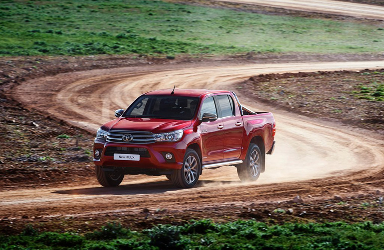 Το Toyota Hilux διατήρησε υψηλές πωλήσεις και το Νοέμβριο