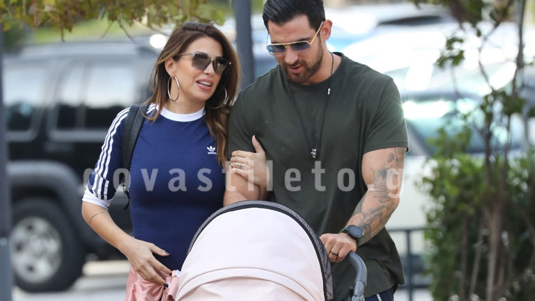 Ελένη Χατζίδου – Ετεοκλής Παύλου: Πρωινή βόλτα με την κορούλα τους