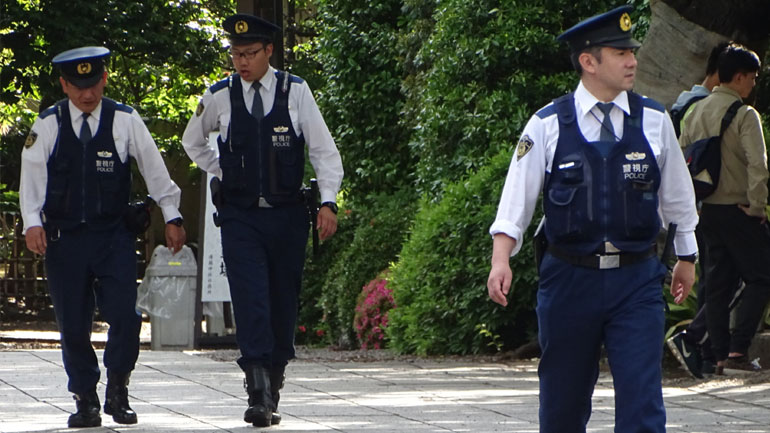 Χειροπέδες σε ηλικιωμένο που κάλεσε 24.000 φορές την υπηρεσία εξυπηρέτησης πελατών του τηλεφωνικού του παρόχου
