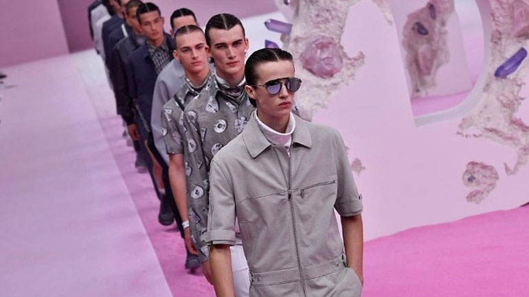 Ο Dior παρουσιάζει την αντρική συλλογή του απέναντι από το Rubell Museum