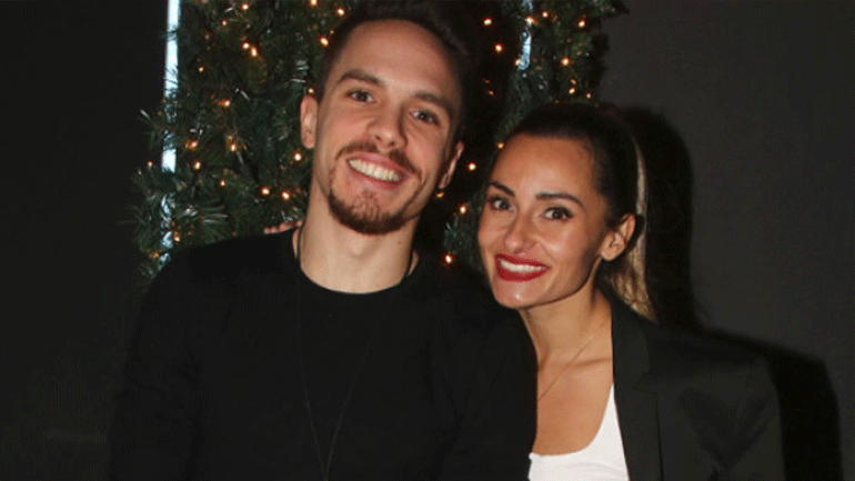 Βασιλική Μιλλούση – Λευτέρης Πετρούνιας: Πρωινή βόλτα με τη νεογέννητη κόρη τους