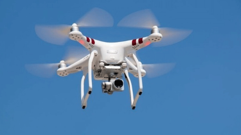 Έπεσε drone της ΕΛ.ΑΣ. σε ταράτσα στα Εξάρχεια