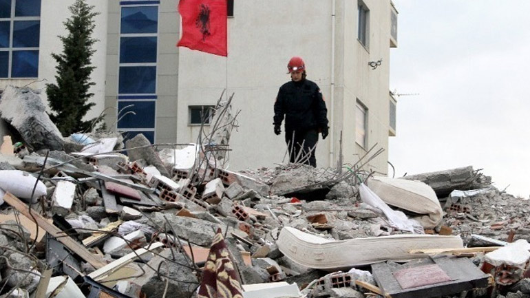 Ανθρωπιστική βοήθεια για τους πληγέντες της Αλβανίας από την Περιφέρεια Αττικής και τον Ερυθρό Σταυρό